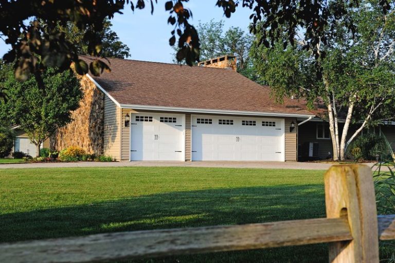 Summit Door is your 5-star rated garage door installation experts.